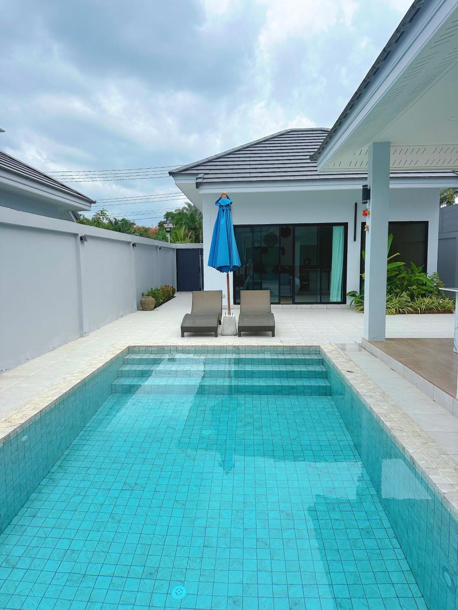 Villa Aonang Nine Poolvilla *